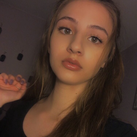 ashleyysmiith